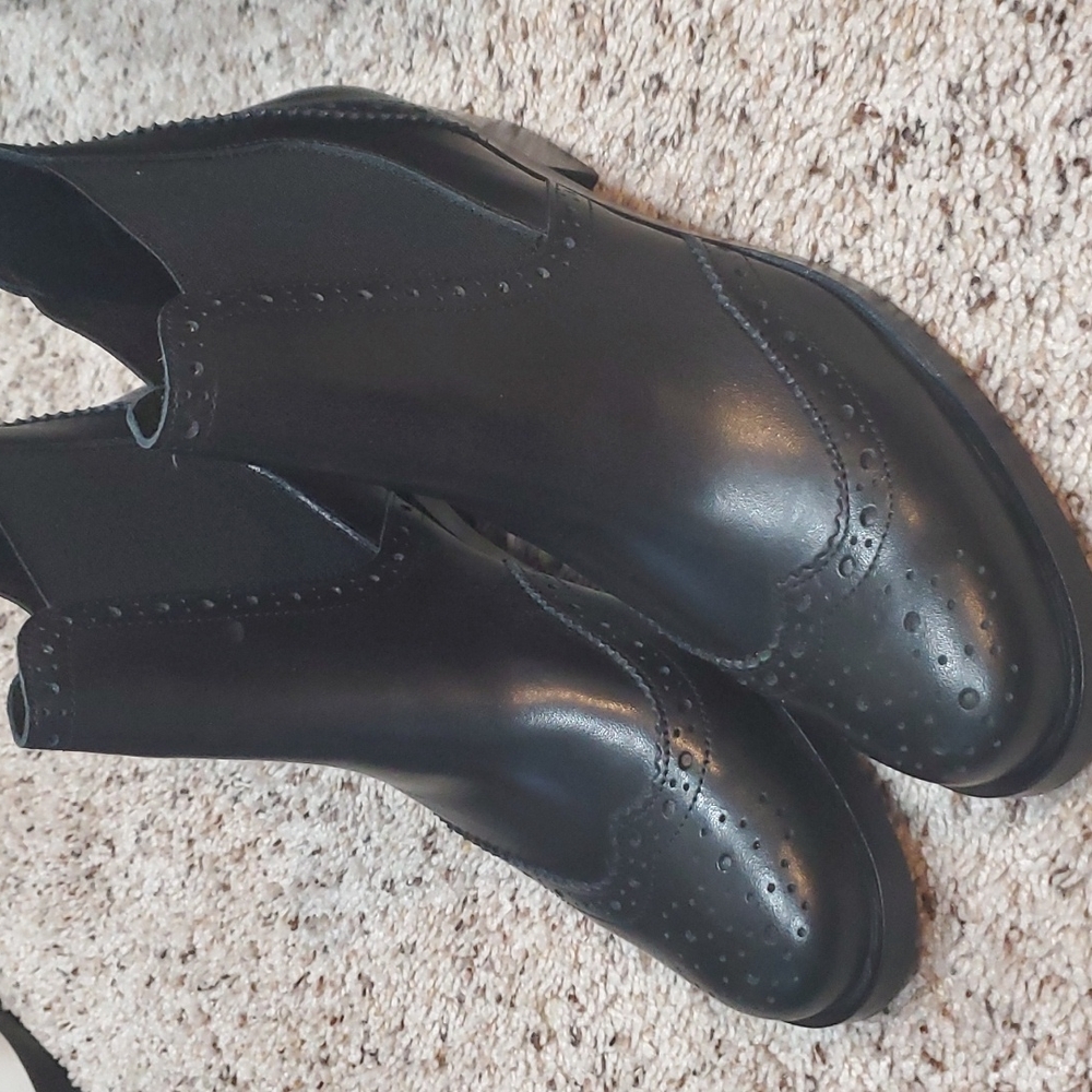 Italian leather booties NEW